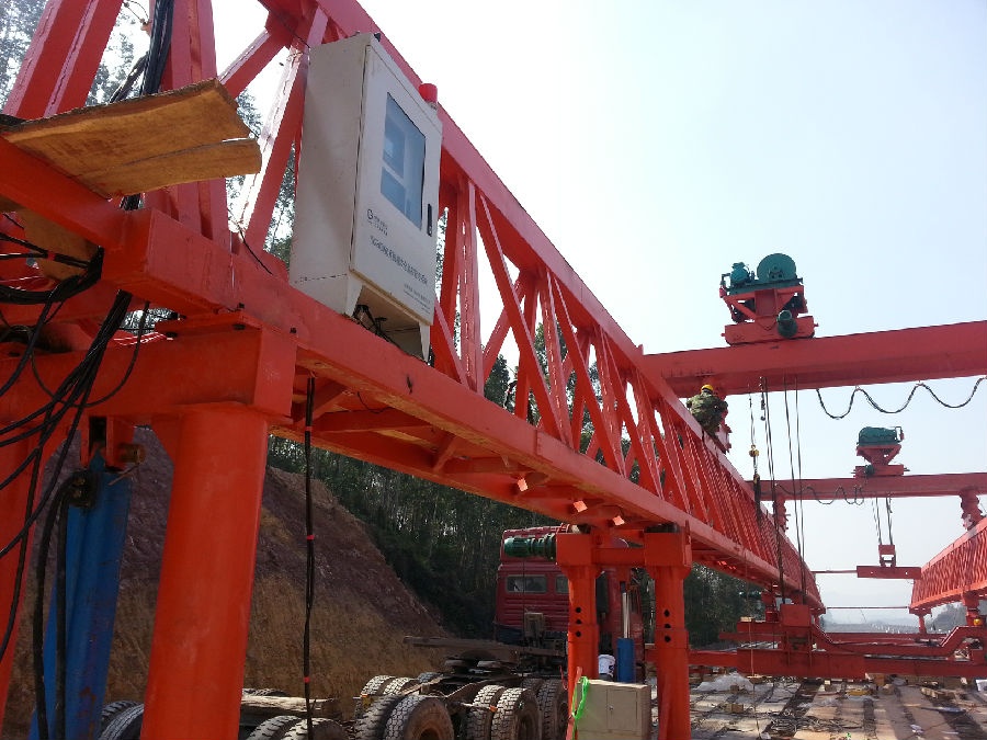 架橋機監(jiān)控系統(tǒng)安裝現(xiàn)場照片二