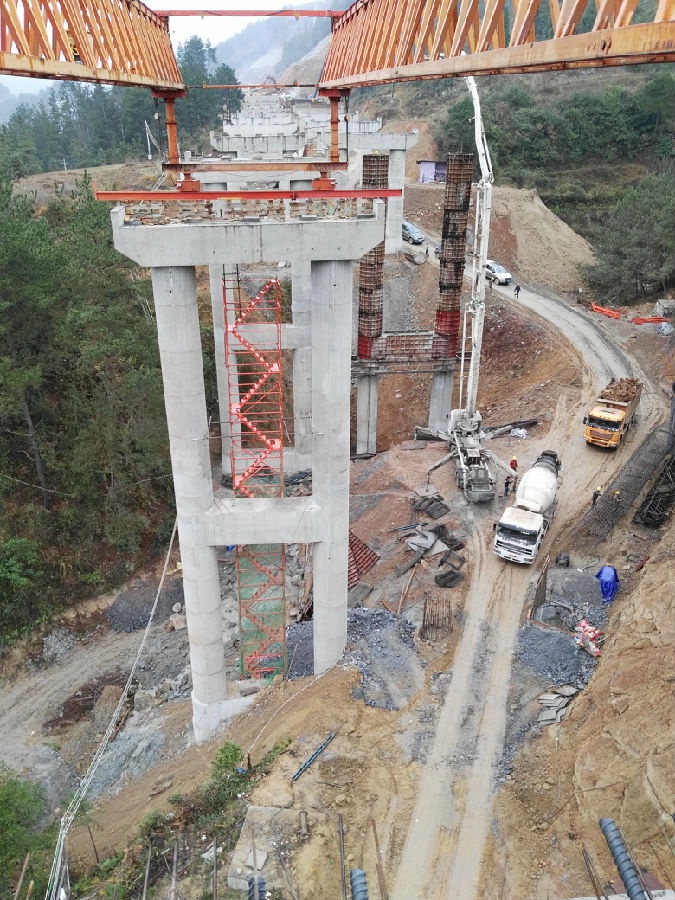 起重機安全監(jiān)控系統(tǒng)安裝現(xiàn)場圖二